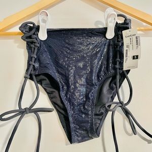 NWT S BEBE wet-look navy snakeskin strappy sides
